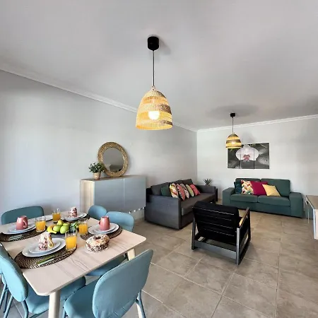 Garden With Pool By Homing Prázdninový dům *