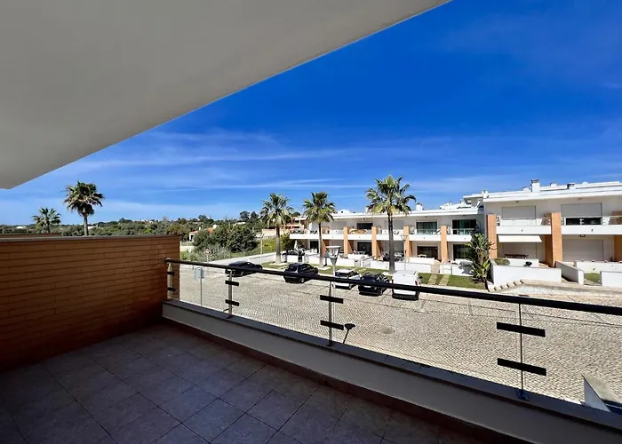 Garden With Pool By Homing Albufeira